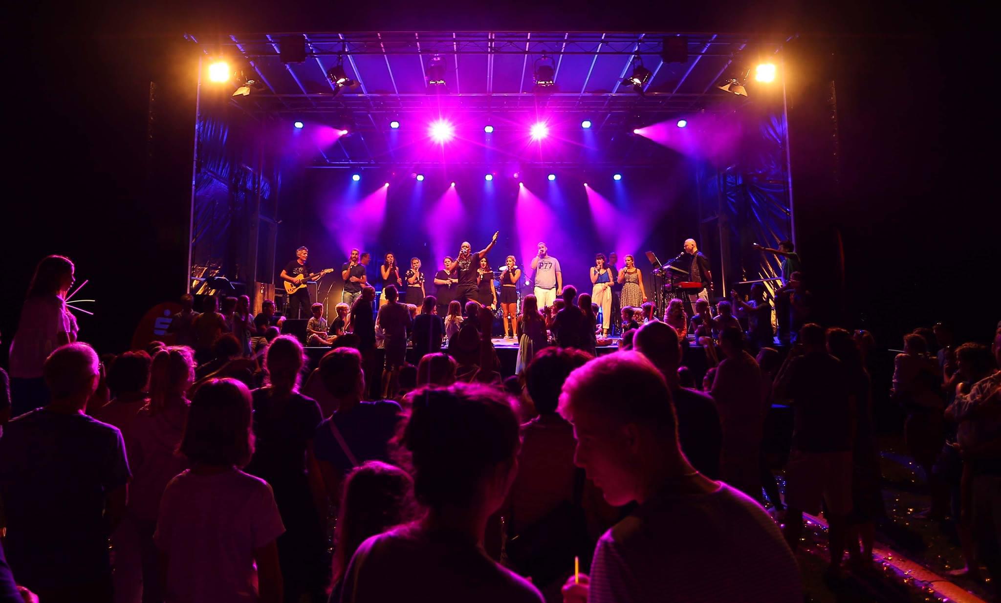 Daniel Schwenger Live in Rümmingen, Juni 2017 - mit Karl Frierson, der Frank Schultz Band und Radiance Daniel Schwenger Live in Rümmingen, Juni 2017 - mit Karl Frierson, der Frank Schultz Band und Radiance